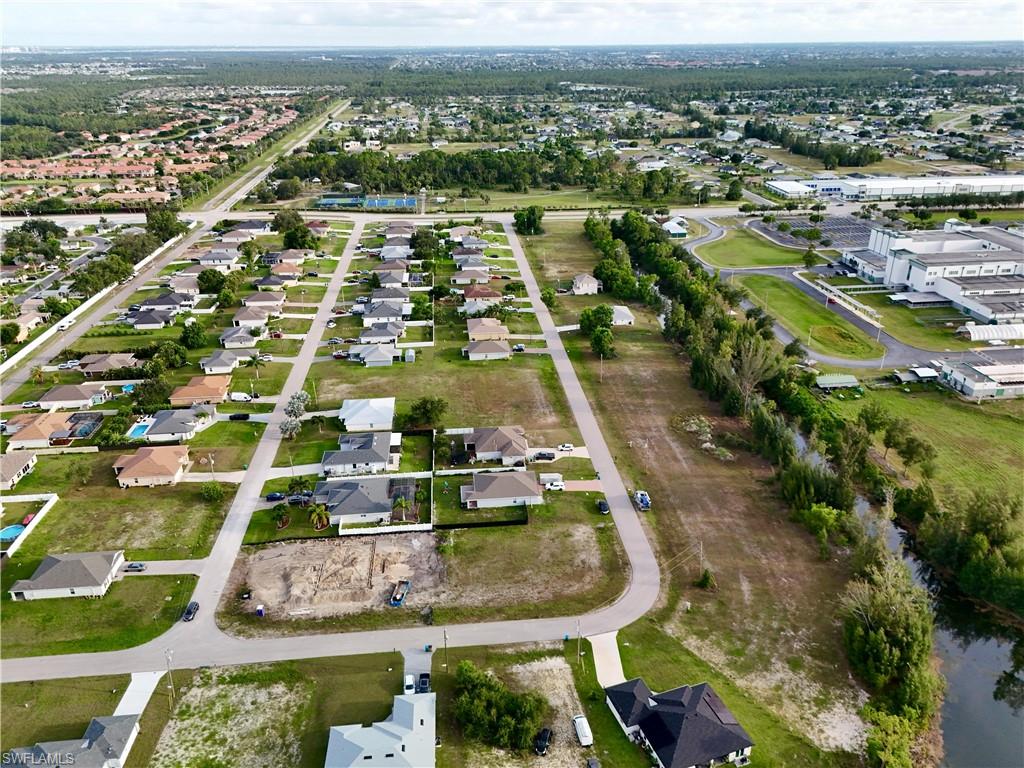 CAPE CORAL - Land