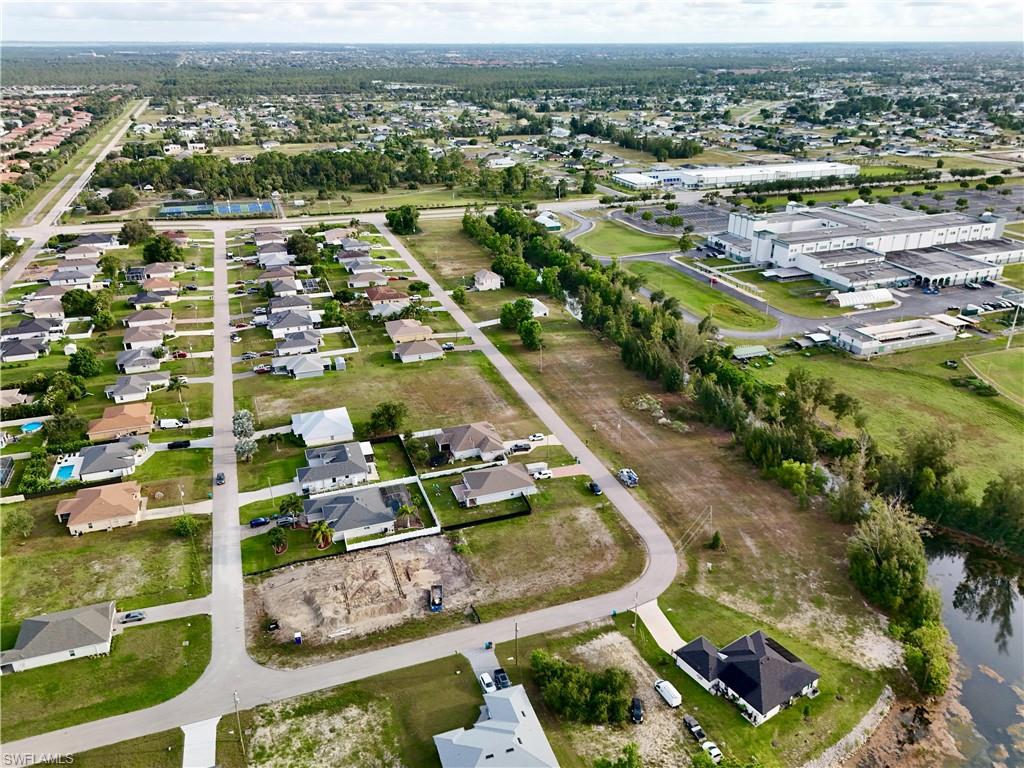 CAPE CORAL - Land
