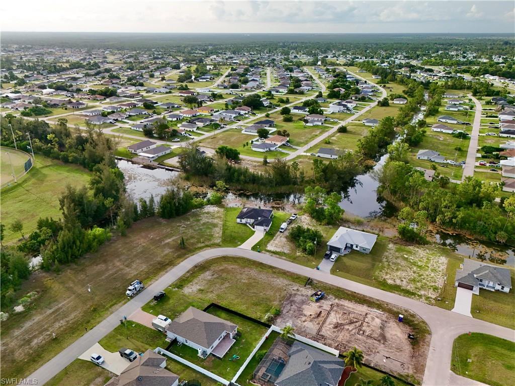 CAPE CORAL - Land