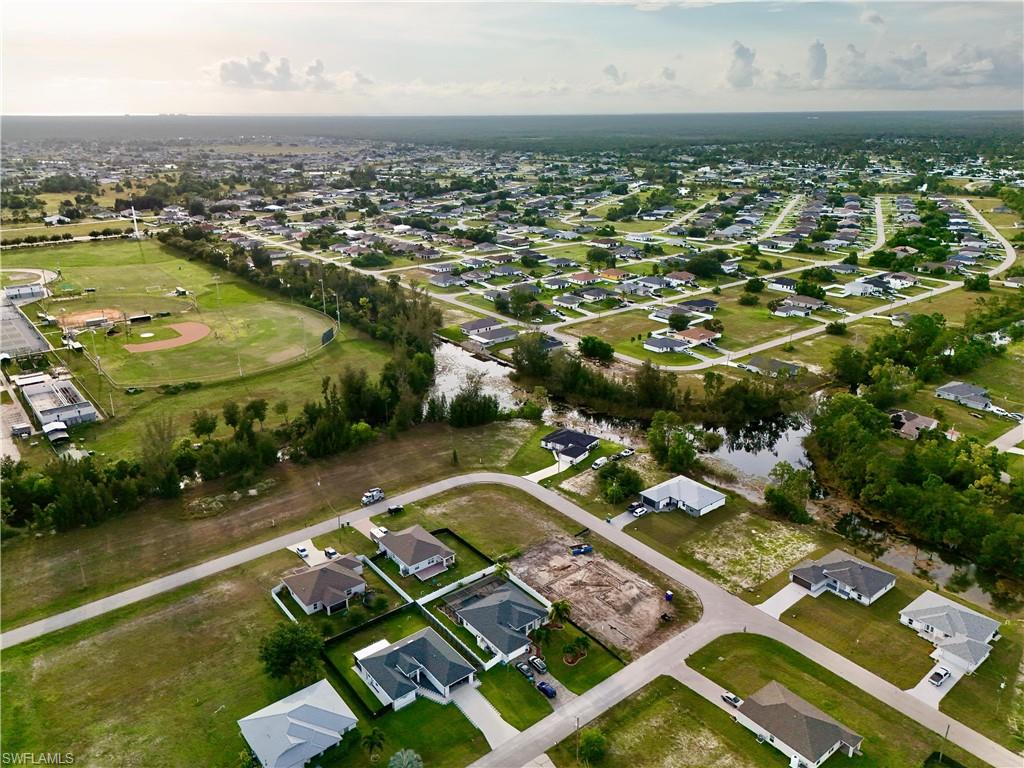 CAPE CORAL - Land
