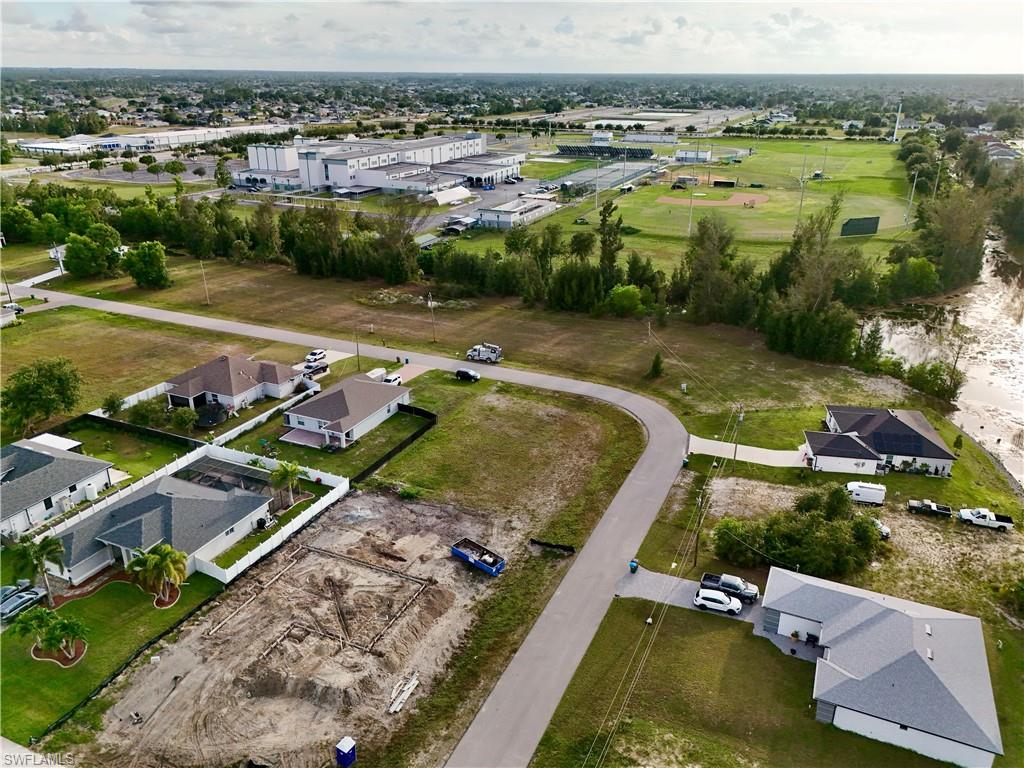 CAPE CORAL - Land