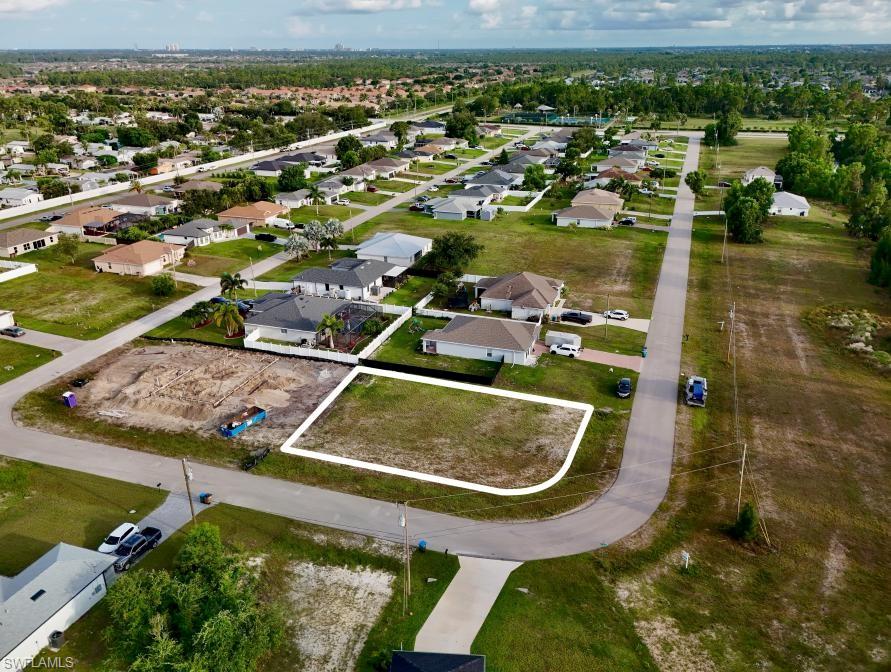 CAPE CORAL - Land