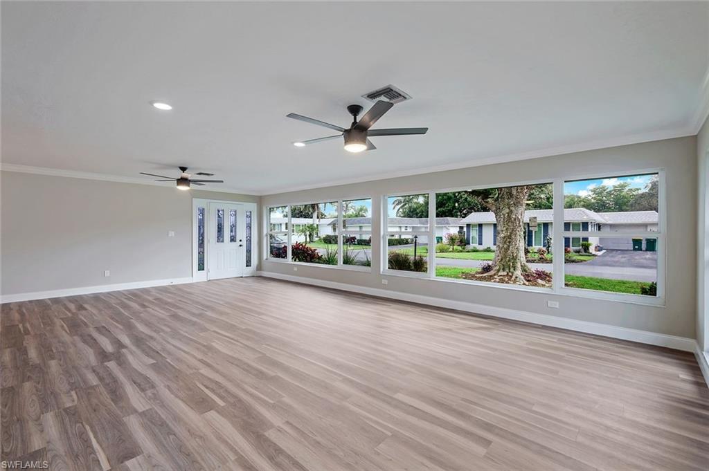 ROYAL ARMS VILLAS - Residential