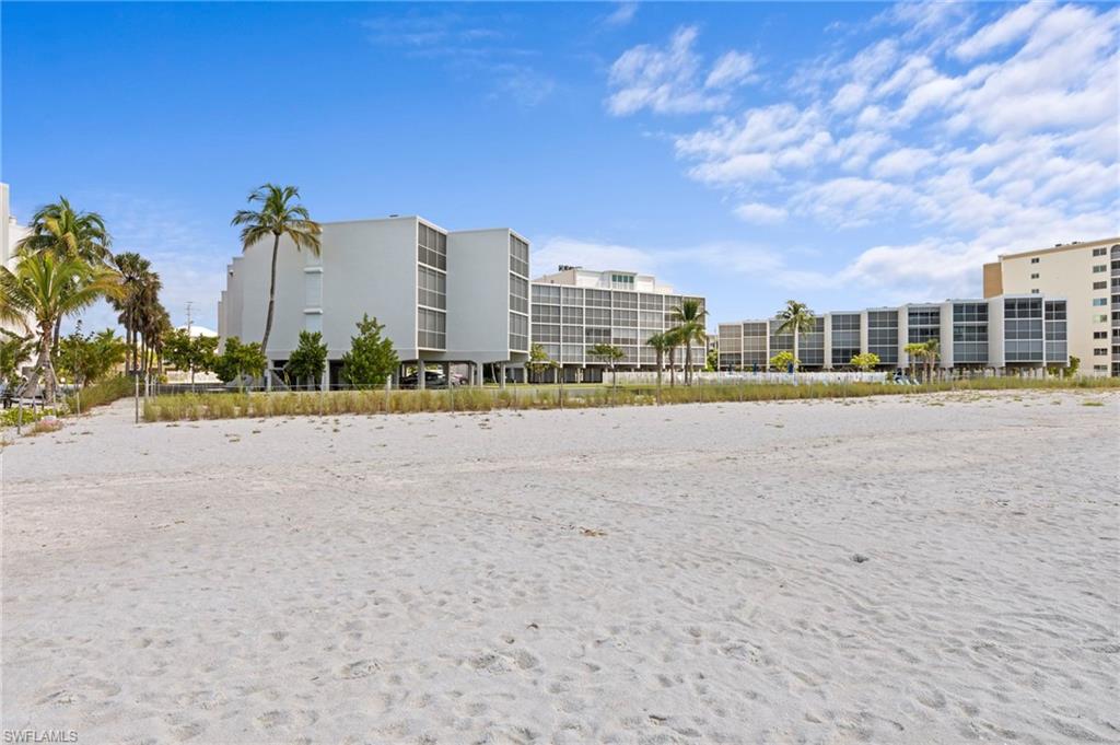 DOLPHIN WAY - Residential