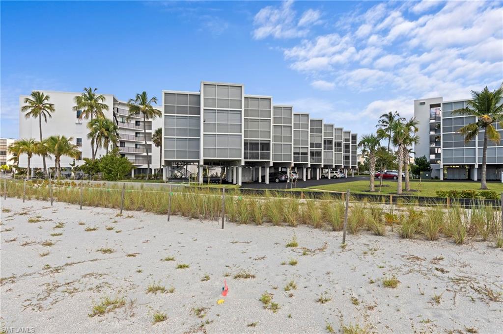 DOLPHIN WAY - Residential