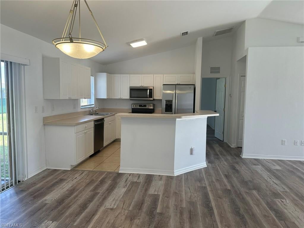 CAPE CORAL - Residential Lease