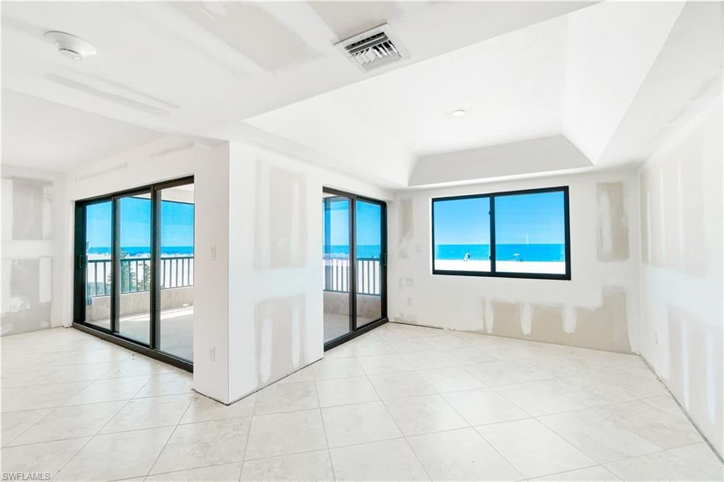 PELICAN POINTE CONDO - Residential