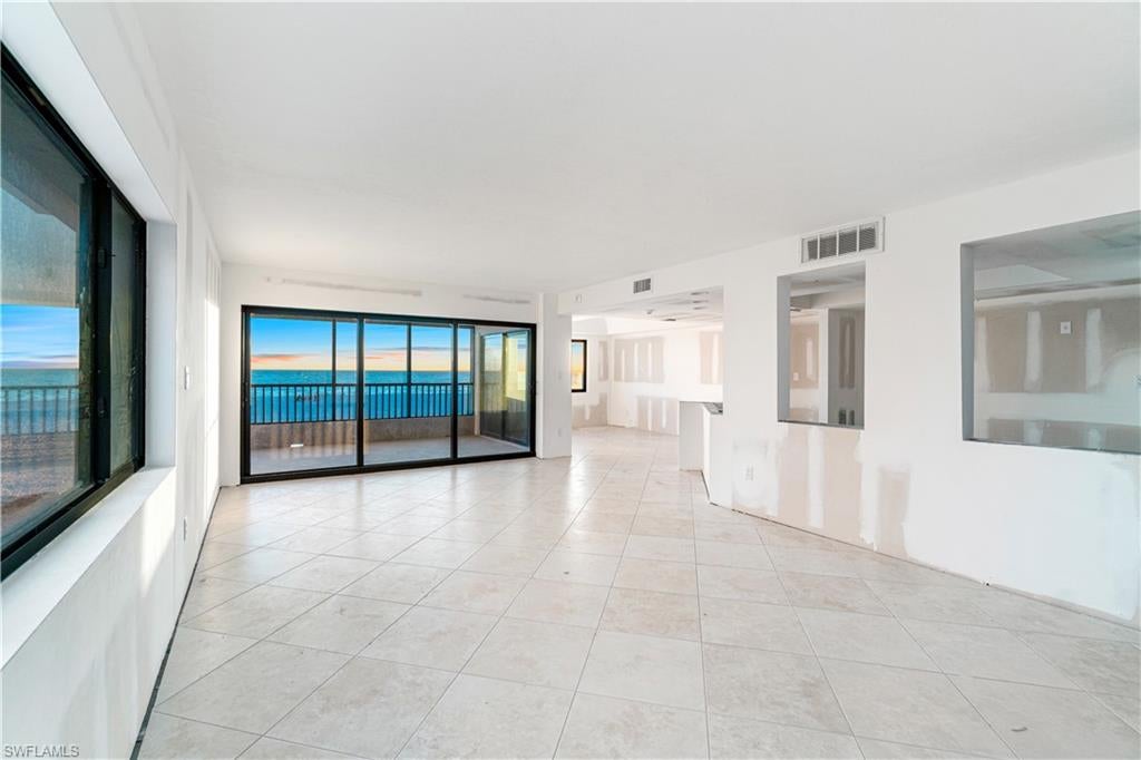 PELICAN POINTE CONDO - Residential