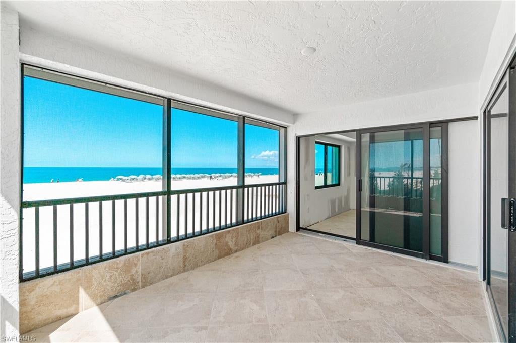 PELICAN POINTE CONDO - Residential