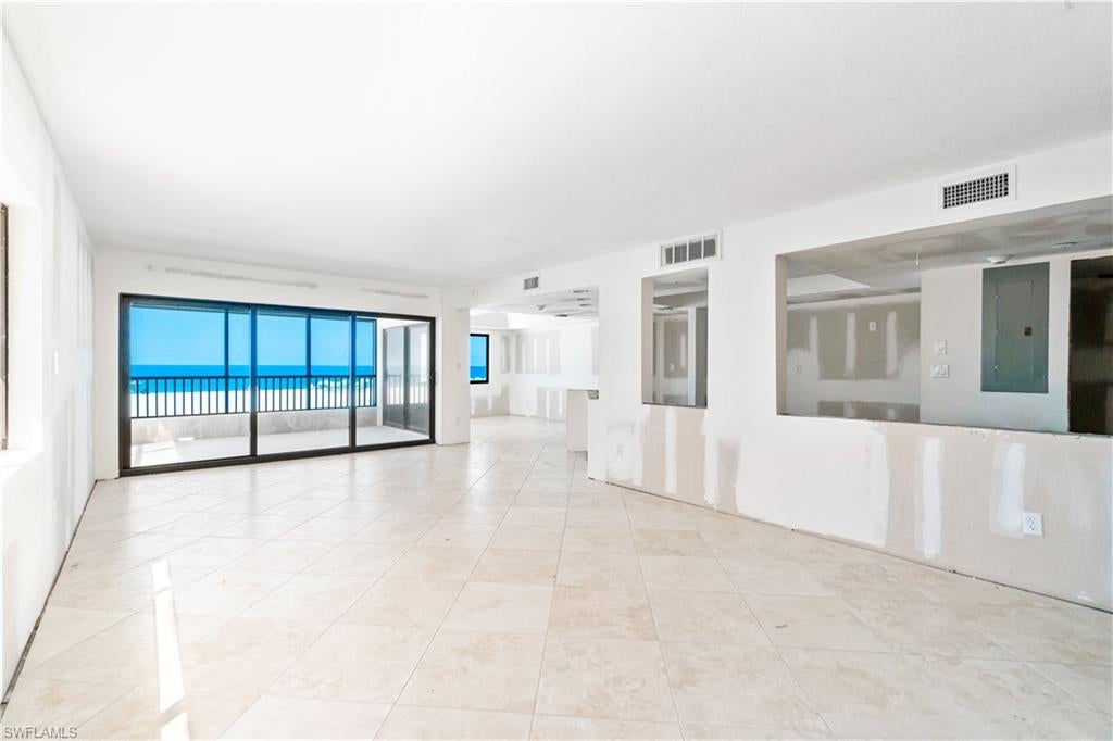 PELICAN POINTE CONDO - Residential