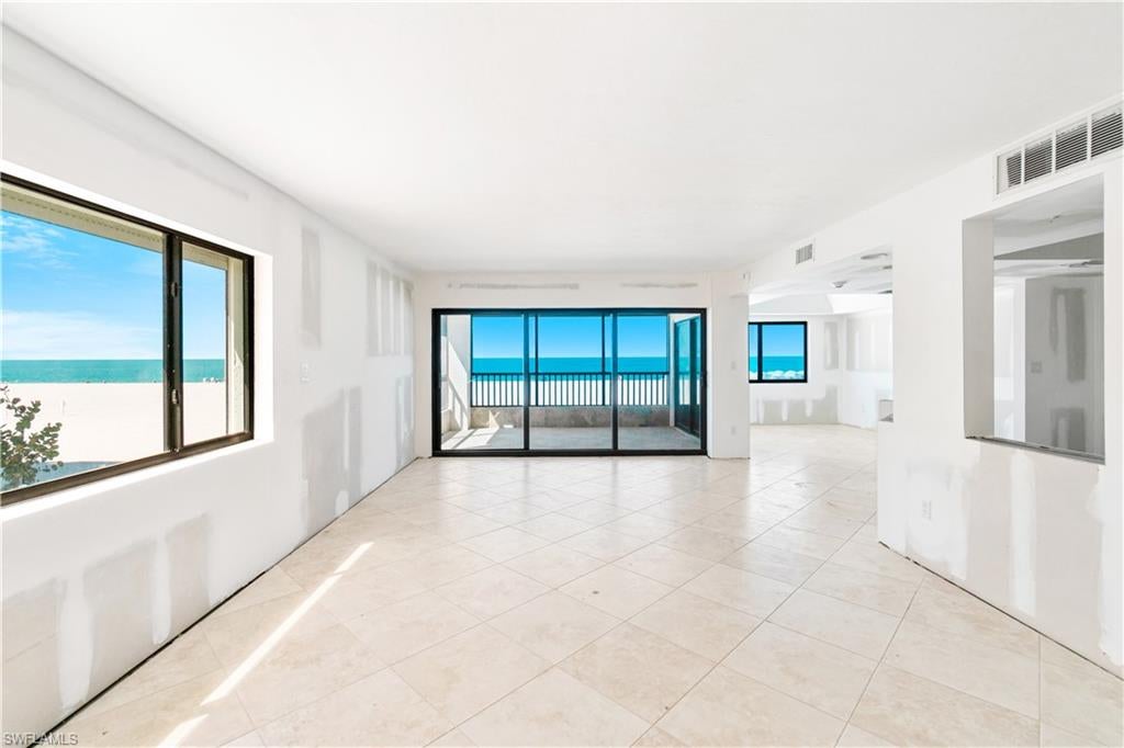PELICAN POINTE CONDO - Residential