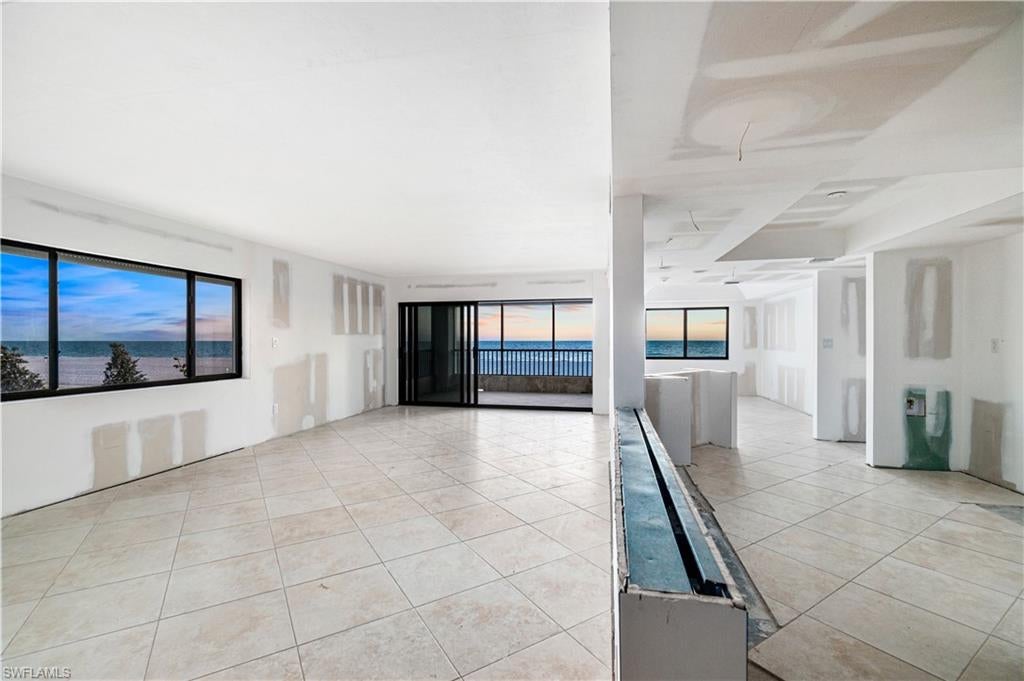PELICAN POINTE CONDO - Residential