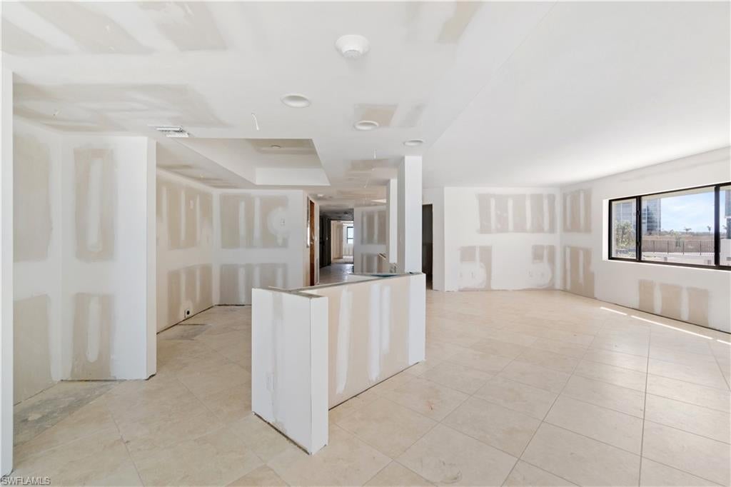 PELICAN POINTE CONDO - Residential
