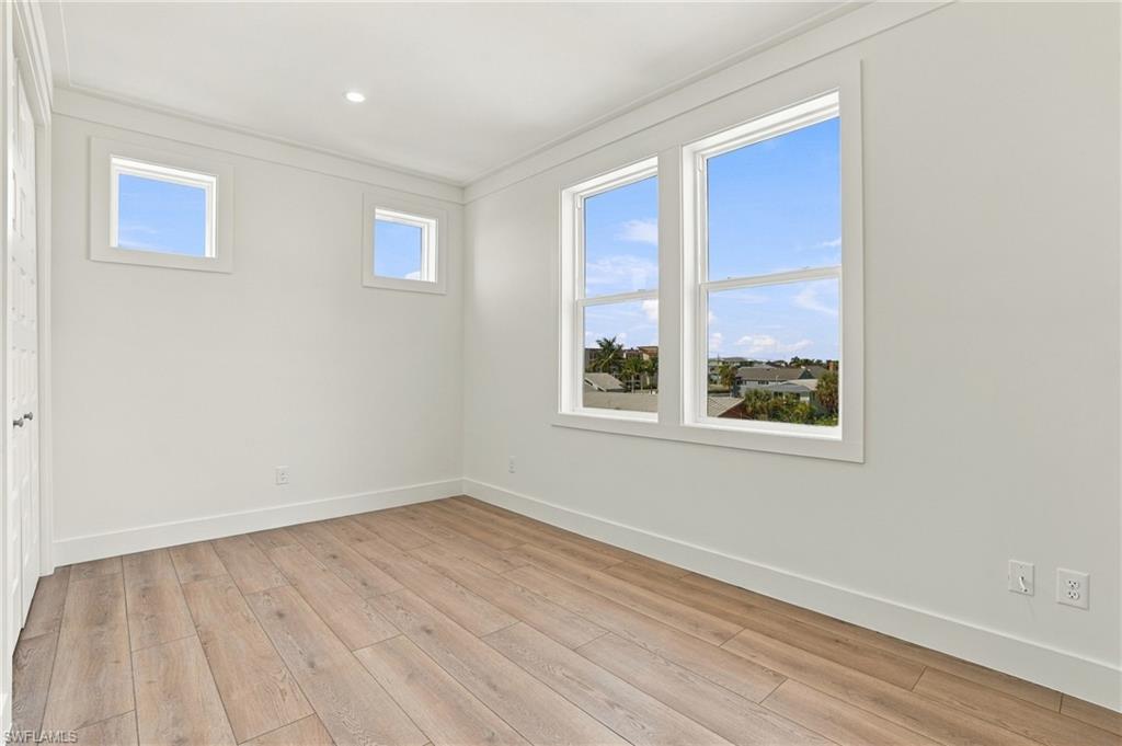 MCPHIE PARK - Residential