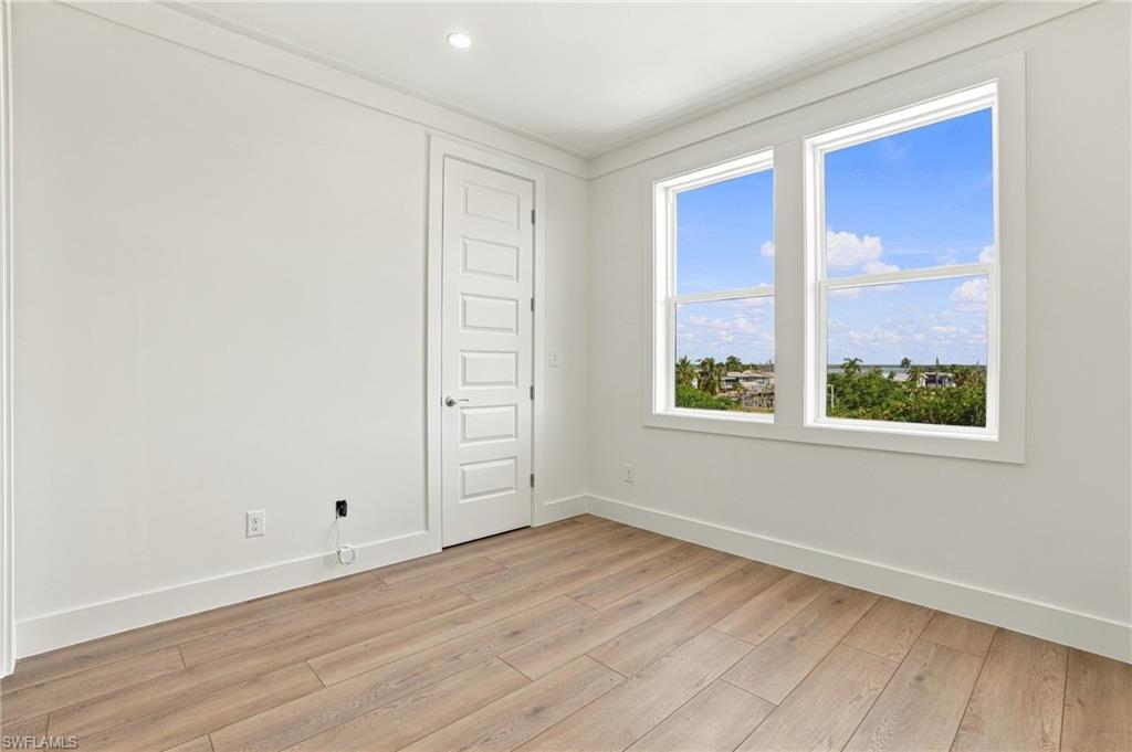 MCPHIE PARK - Residential