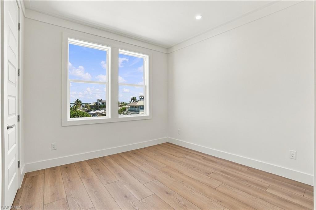 MCPHIE PARK - Residential