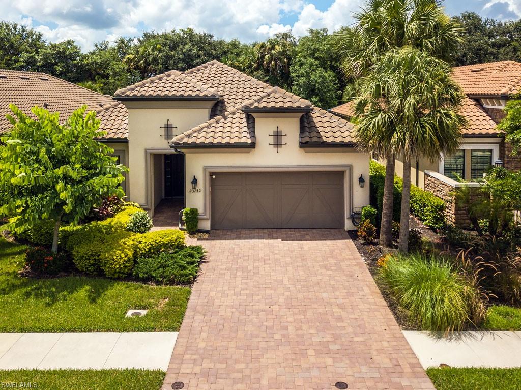 PEBBLE POINTE - Residential
