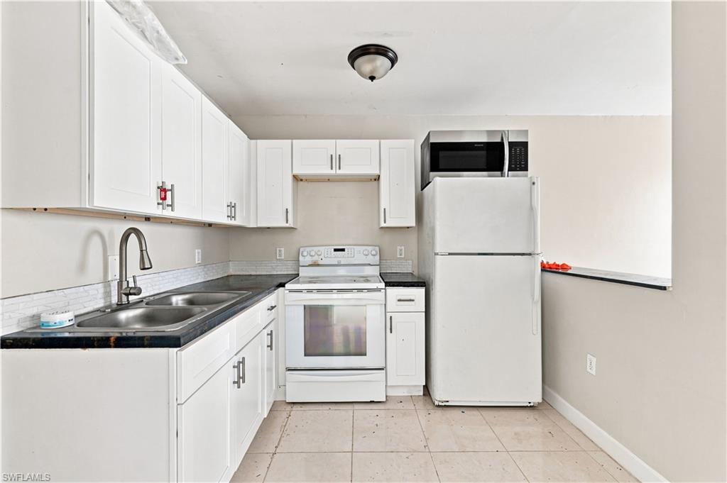 LINCOLN PARK - Residential Income