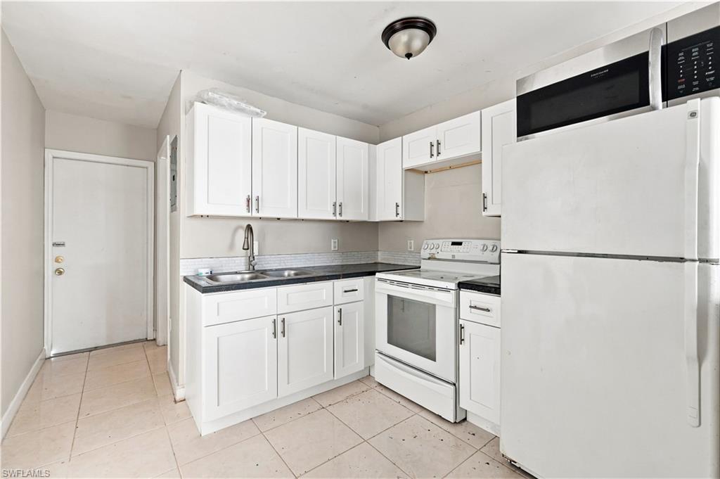 LINCOLN PARK - Residential Income