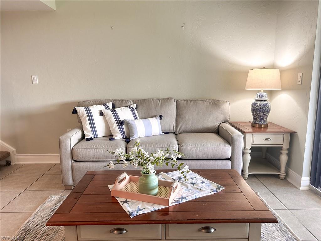 TENNIS VILLAS - Residential