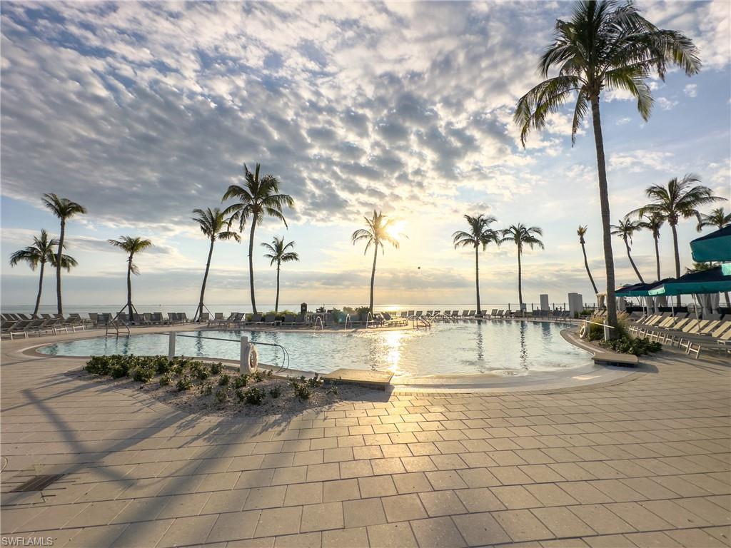 TENNIS VILLAS - Residential