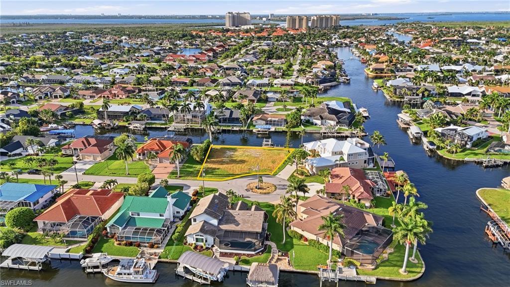 CAPE CORAL - Land