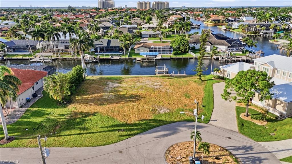 CAPE CORAL - Land