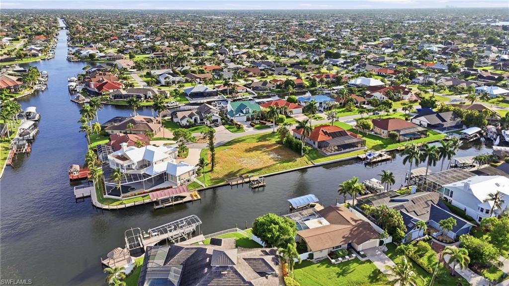 CAPE CORAL - Land