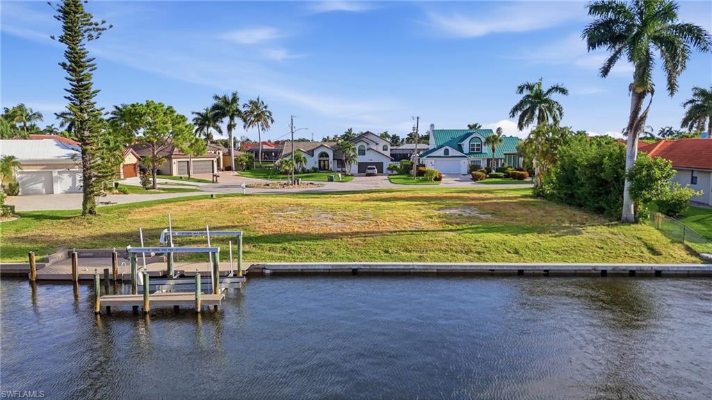 CAPE CORAL - Land