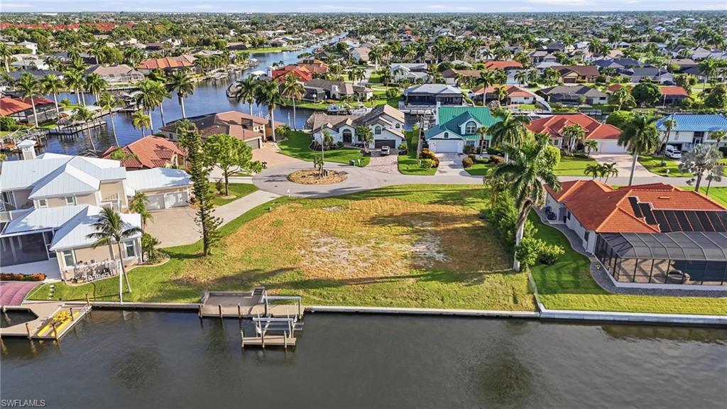 CAPE CORAL - Land