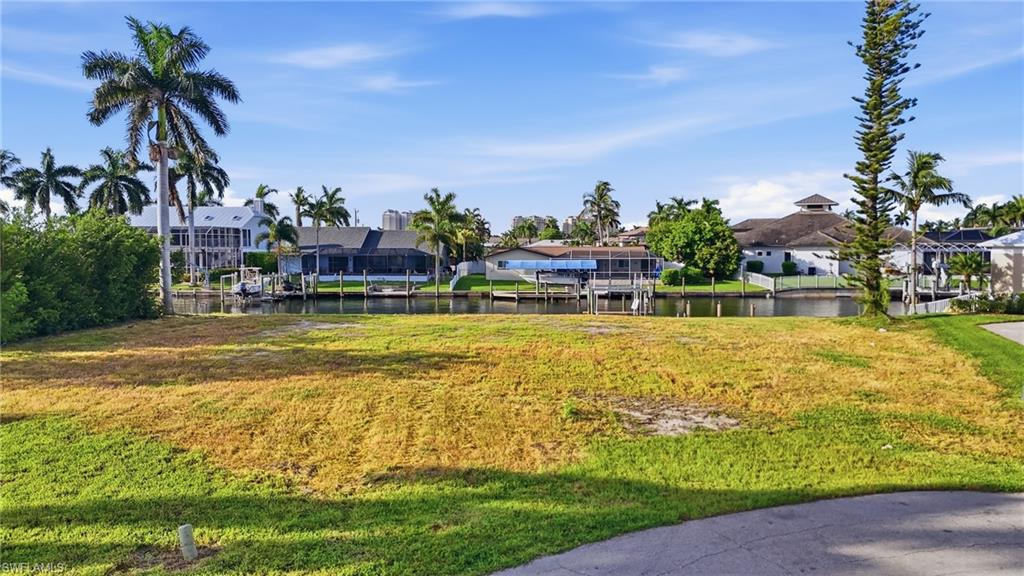 CAPE CORAL - Land