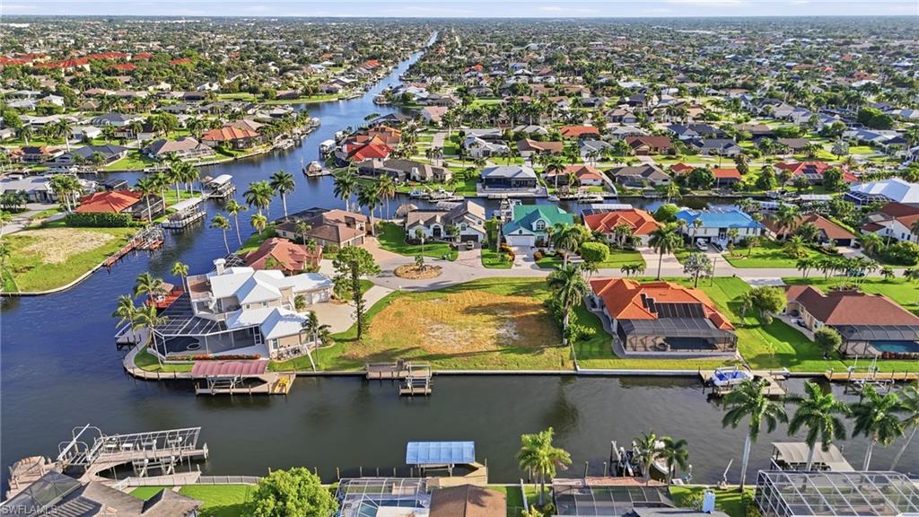 CAPE CORAL - Land