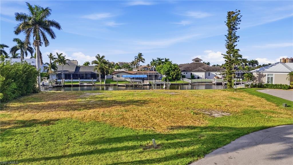 CAPE CORAL - Land