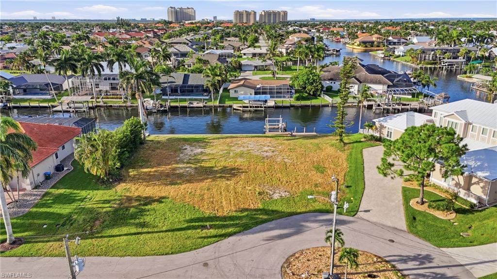 CAPE CORAL - Land