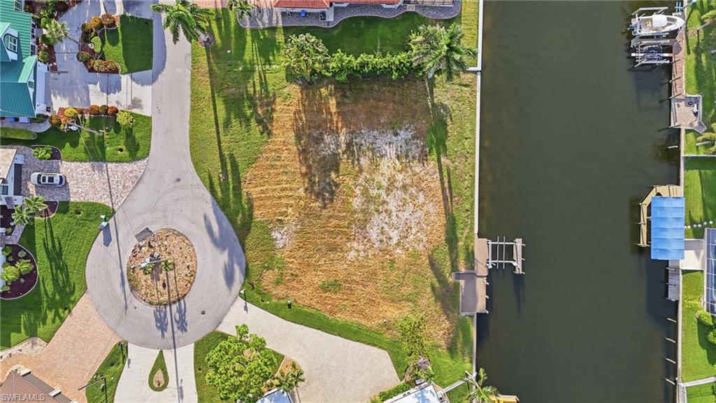 CAPE CORAL - Land