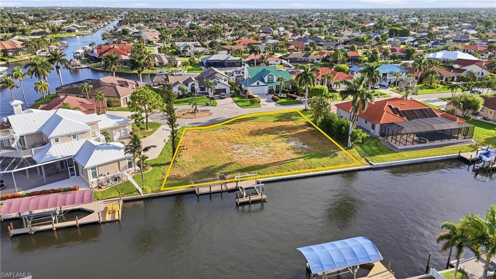CAPE CORAL - Land