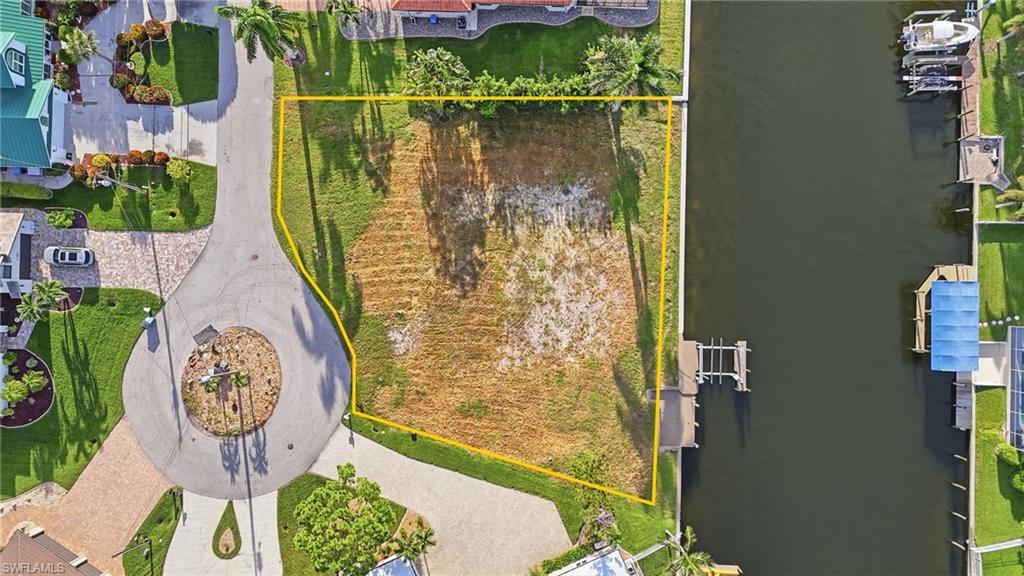 CAPE CORAL - Land