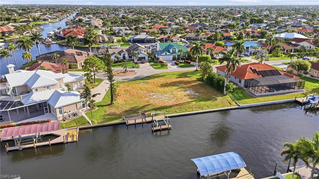 CAPE CORAL - Land