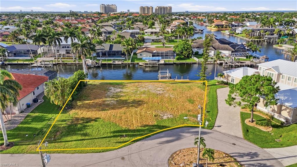 CAPE CORAL - Land