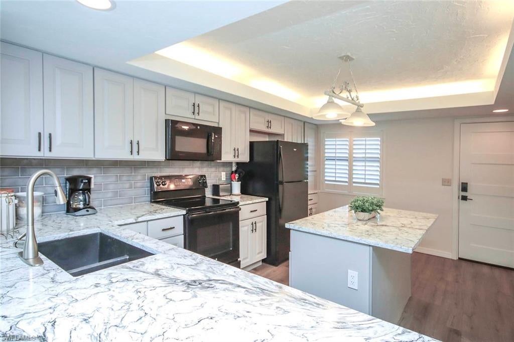 POINTE SANTO DE SANIBEL CONDO - Residential