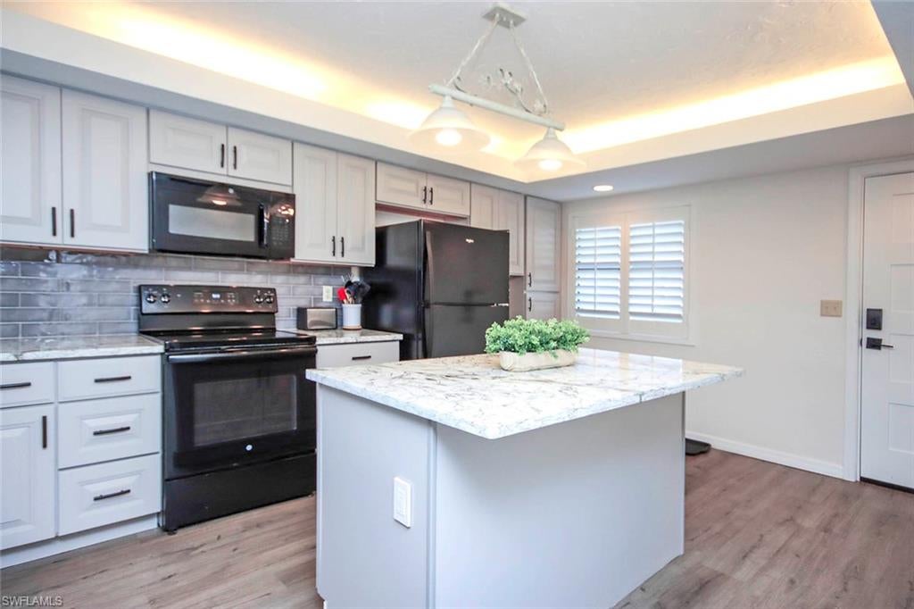 POINTE SANTO DE SANIBEL CONDO - Residential