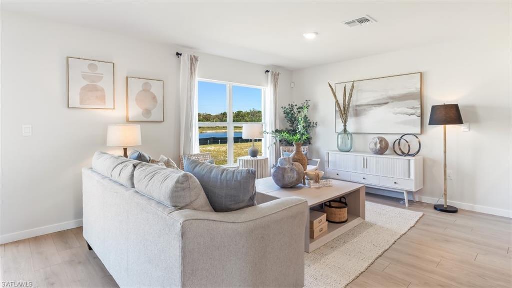 HEMINGWAY POINTE - Residential