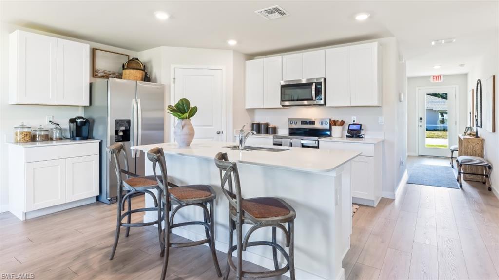 HEMINGWAY POINTE - Residential