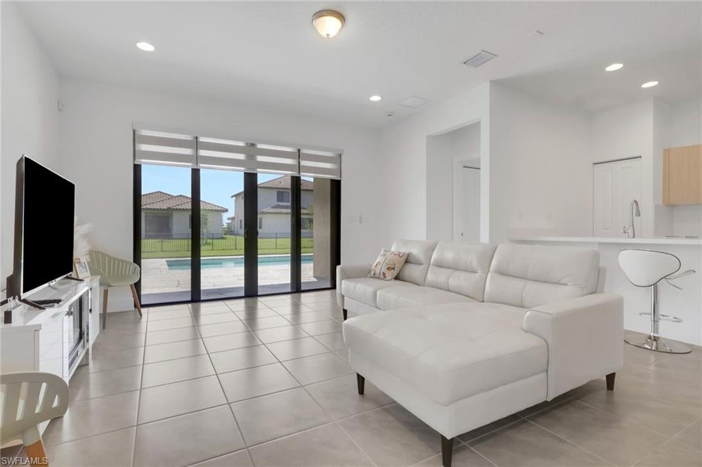 MAPLE RIDGE - Residential