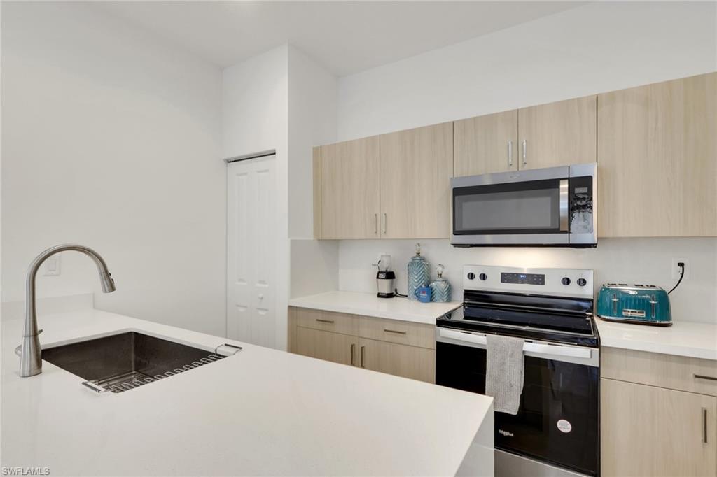 MAPLE RIDGE - Residential