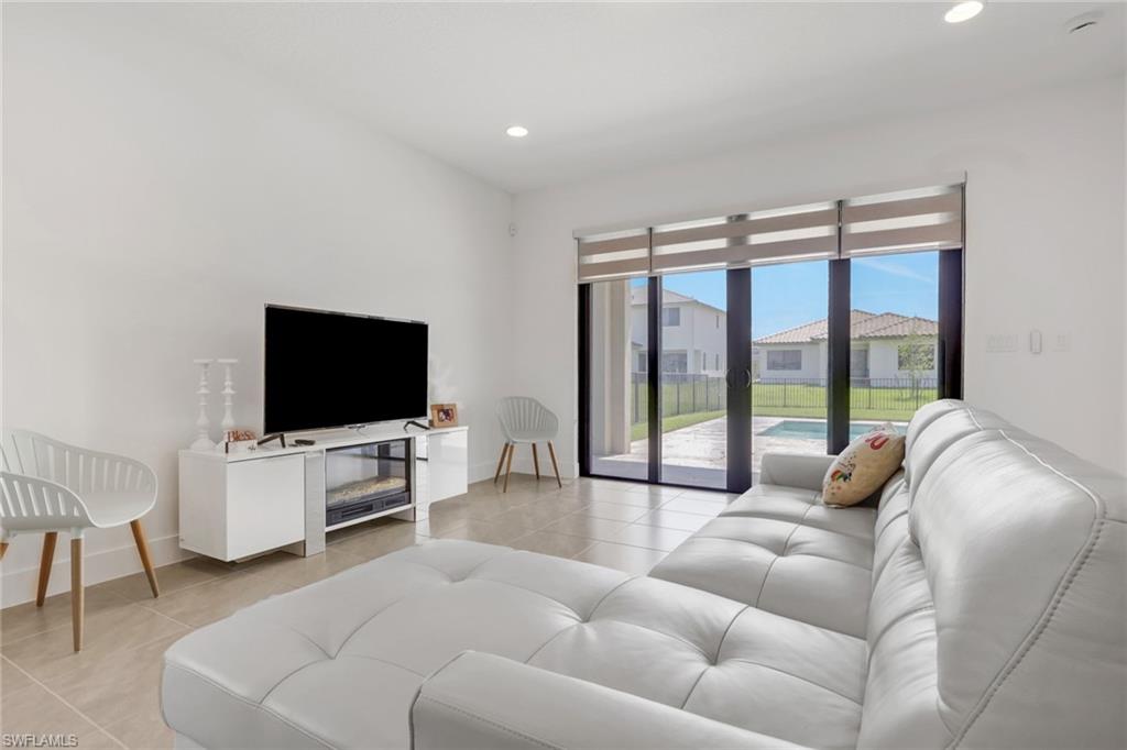 MAPLE RIDGE - Residential