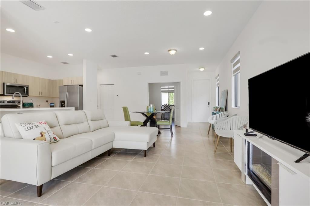 MAPLE RIDGE - Residential
