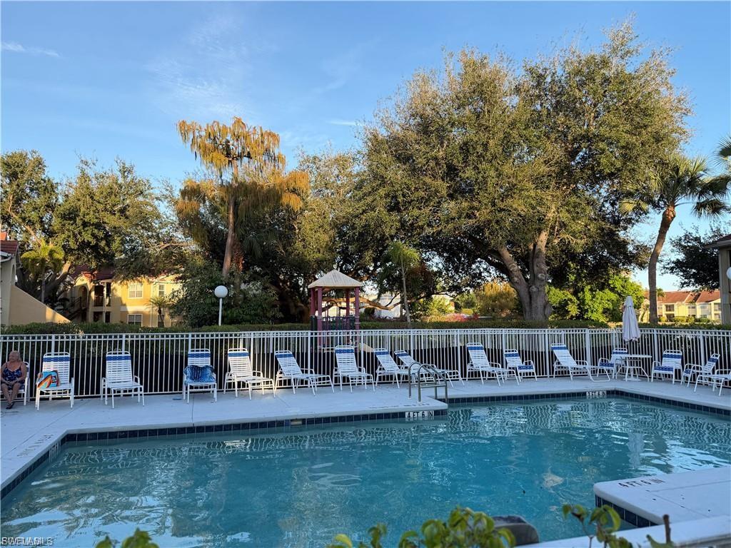 VENETIAN PALMS - Residential