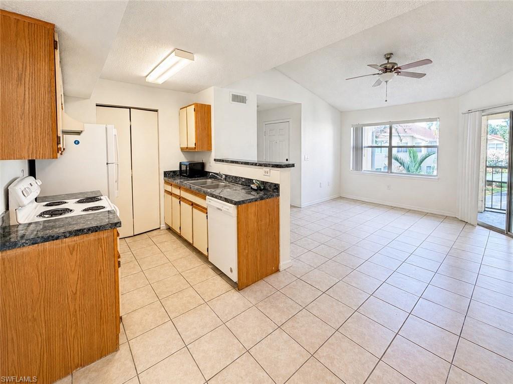 VENETIAN PALMS - Residential