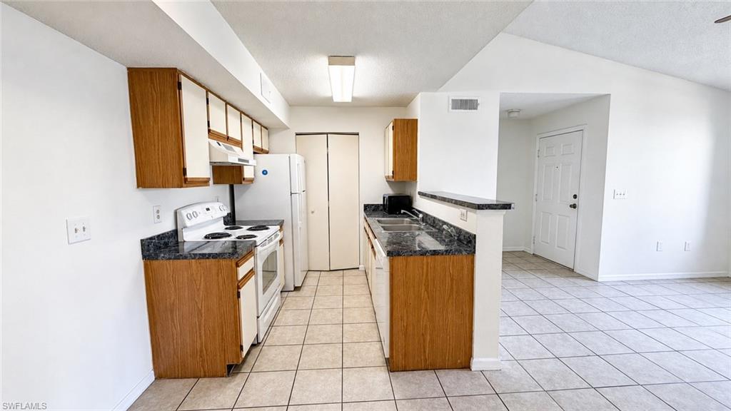 VENETIAN PALMS - Residential